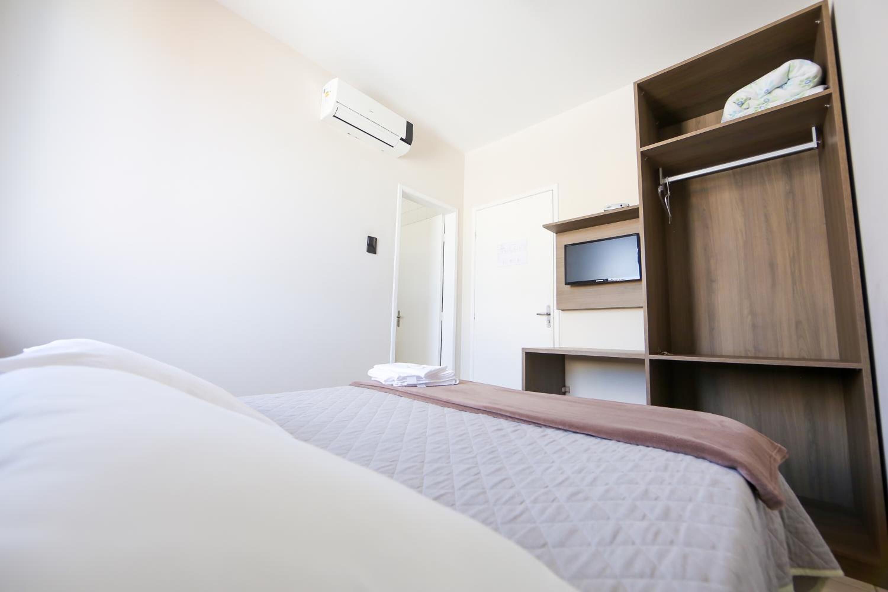 minibar, desk, iron/ironing board, free wifi