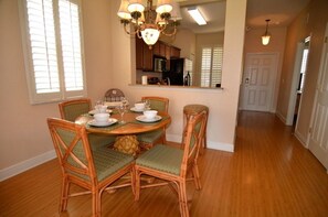 Apartment, Multiple Bedrooms | In-room dining