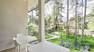 Premium appartement, 1 slaapkamer, terras | Kameruitzicht