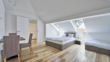 Comfort Studio, 1 Queen Bed