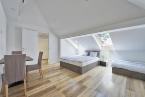 Estudio Confort, 1 cama de matrimonio | Tabla de planchar con plancha y wifi gratis