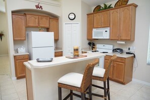Apartment, Multiple Bedrooms | Private kitchen - BD002 (Davenport)