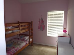 Apartamento, vários quartos | Quarto temático infantil
