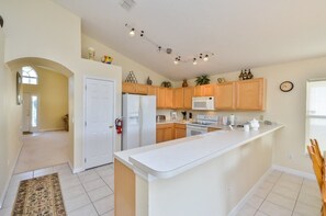 Apartment, Multiple Bedrooms | Private kitchen