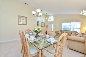 Apartment, Multiple Bedrooms | Living area