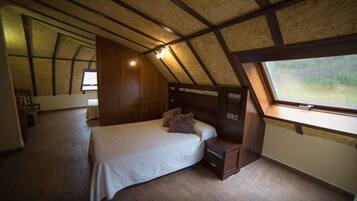 Minibar, escritorio, cortinas opacas y wifi gratis