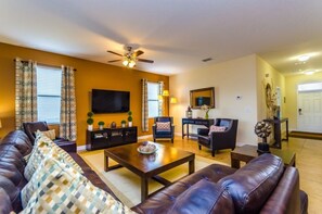 Apartment, Multiple Bedrooms | Living area