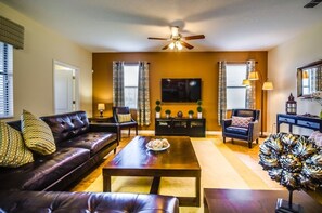 Apartment, Multiple Bedrooms | Living area