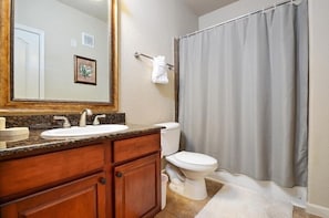 Bathroom - Bella Piazza 4 (Davenport)