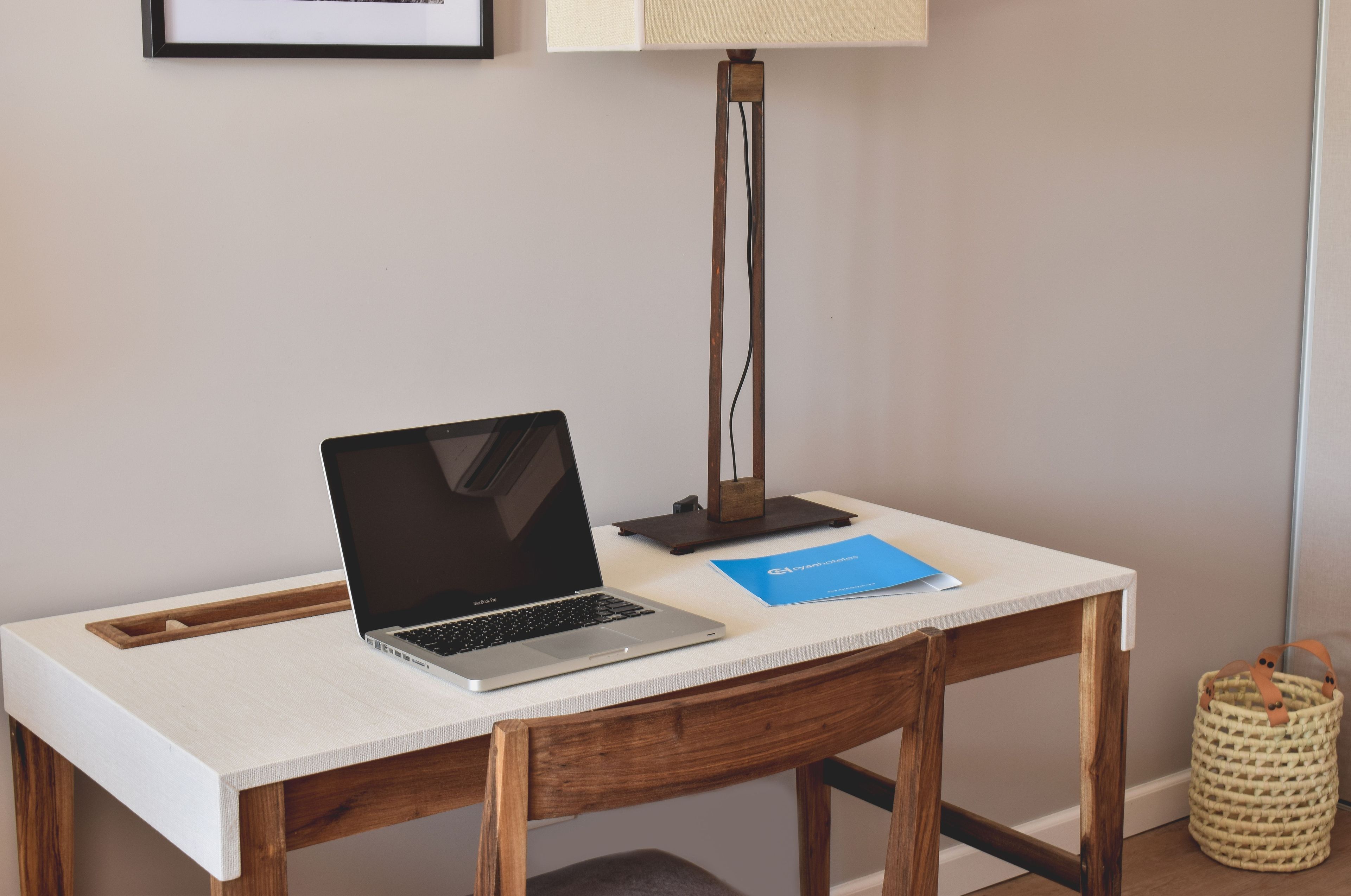 superior double or twin room | in-room business centre