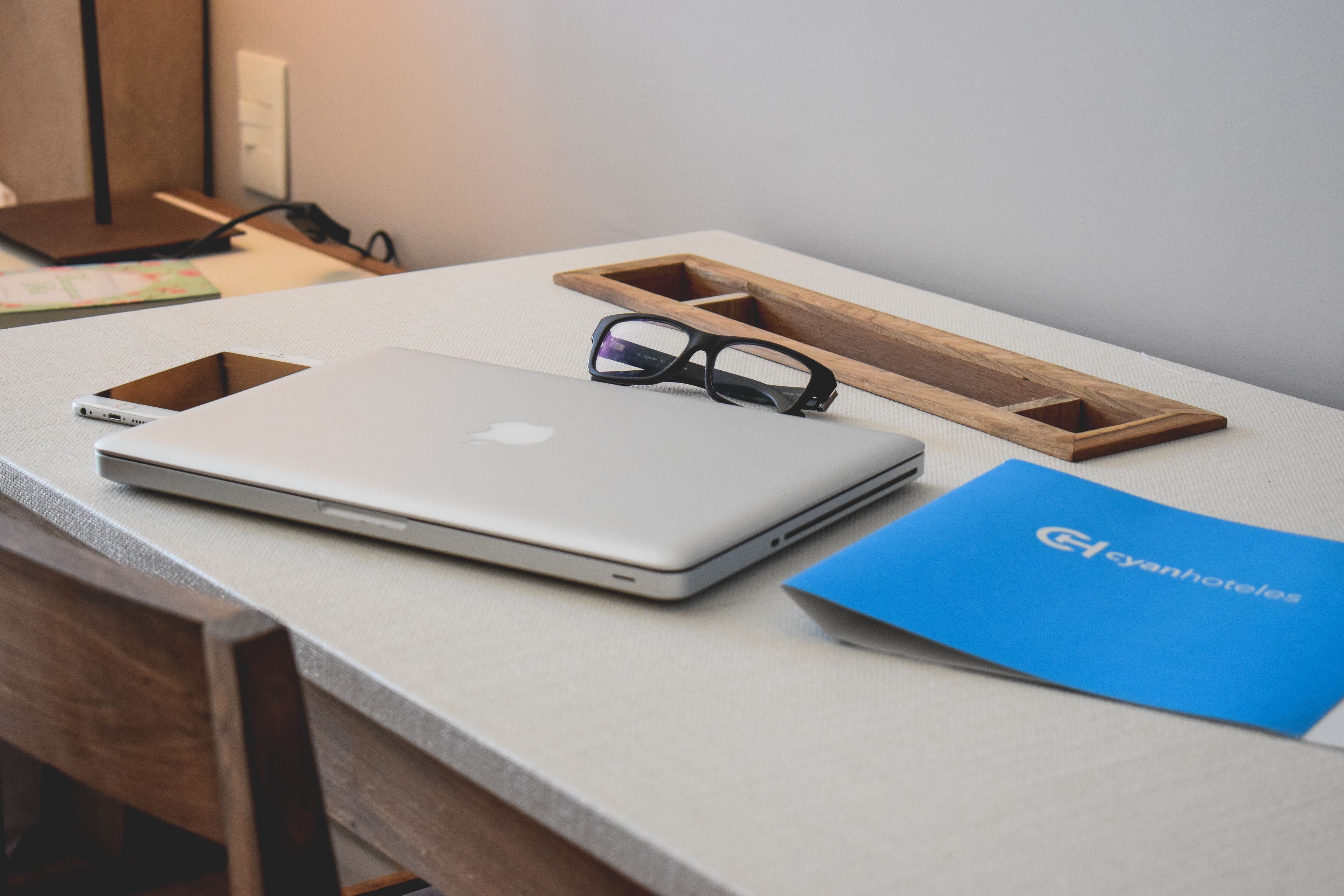 superior double or twin room | in-room business centre