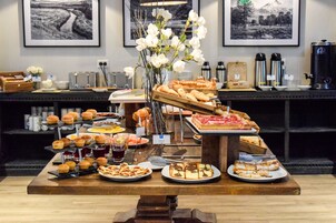 Free daily buffet breakfast