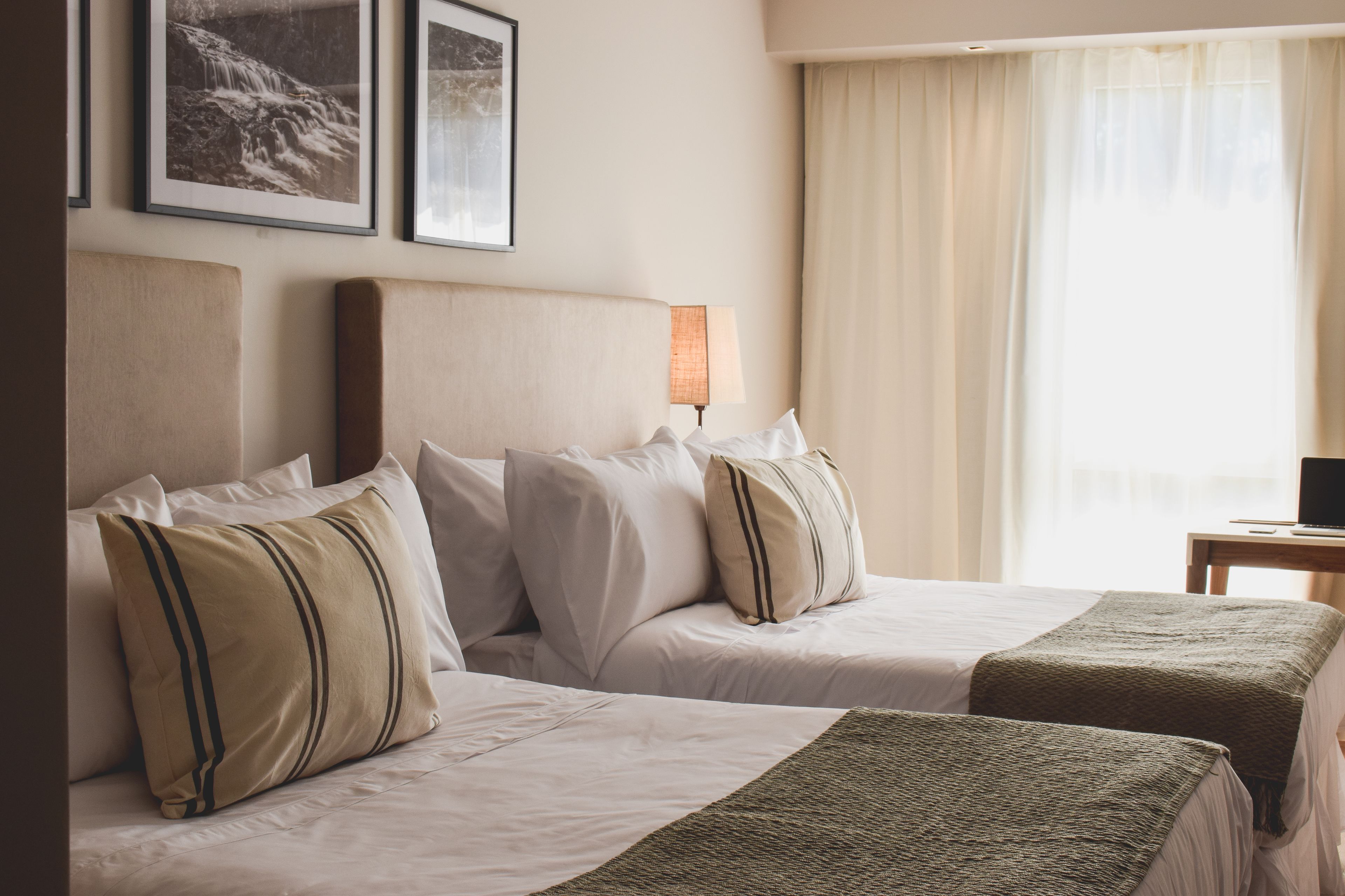 family room | 1 bedroom, premium bedding, down duvets, minibar