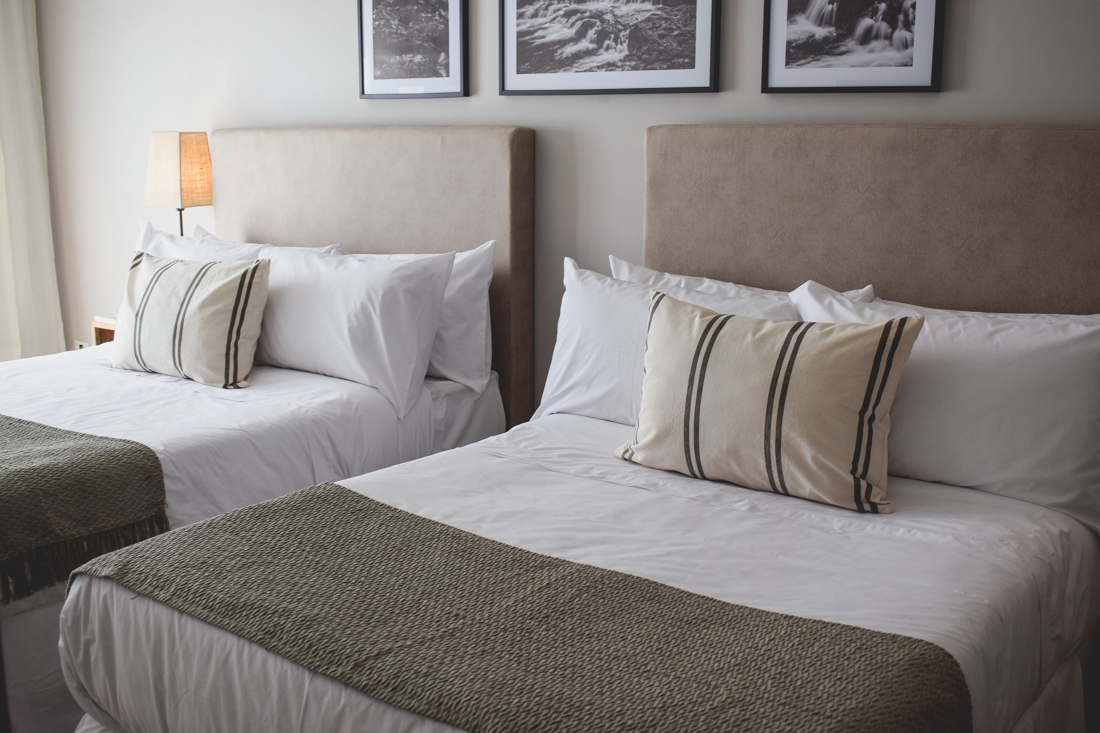 family room | 1 bedroom, premium bedding, down duvets, minibar