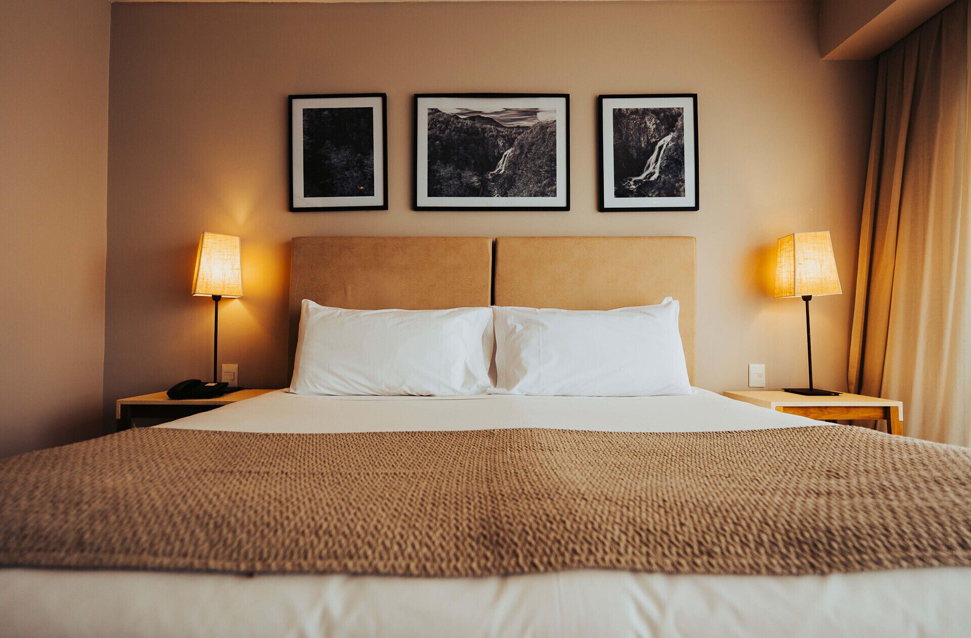 Biancheria da letto di alta qualità, copriletto in piuma, minibar