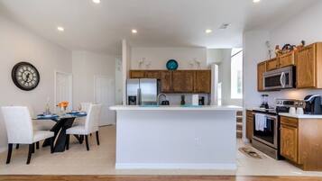 Apartment, Multiple Bedrooms | Private kitchen