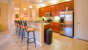 Unclassified image, 4 of 11, button - Celebrity Place (Orlando)