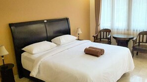 Deluxe-Zimmer, 1 King-Bett, Poolseite
