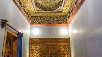 Suite Junior, Beberapa Tempat Tidur, Bebas Asap Rokok, kamar terhubung | Seprai premium, selimut bulu angsa, busa memori, dan isi minibar gratis