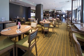 Restaurant - Premier Inn Bournemouth East Cliff (Bournemouth)