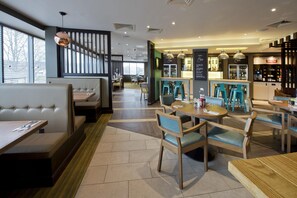 Restaurant - Premier Inn Leeds Headingley (Leeds)