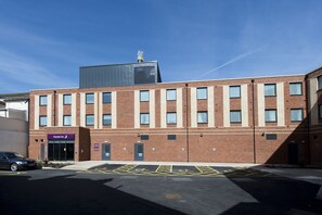 Exterior - Premier Inn Rhyl Seafront (Rhyl)