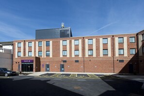 Exterior - Premier Inn Rhyl Seafront (Rhyl)
