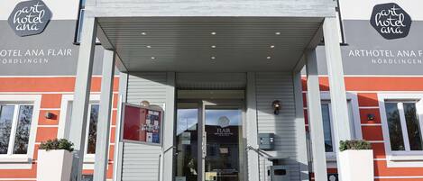 المنشأة من الخارج