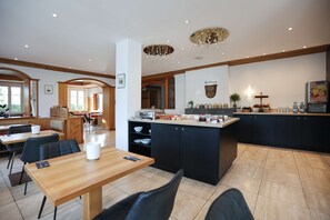 Breakfast area - Arthotel ANA Flair (Nördlingen)