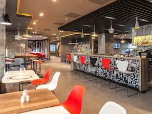 Bar (on property) - ibis Kyiv Railway Station (Kyiv)