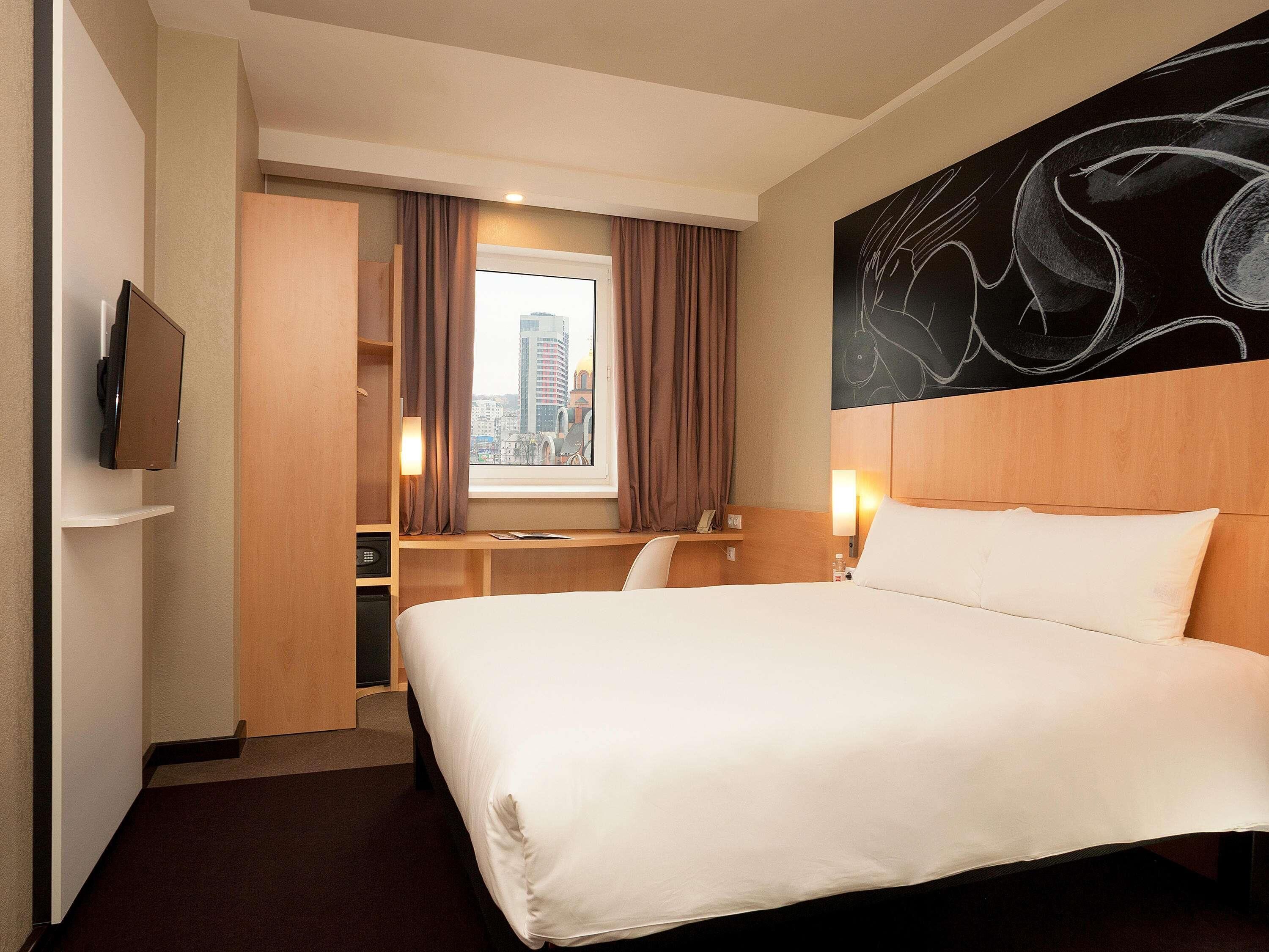 標準雙人房, 1 張標準雙人床 | 迷你吧、客房內保險箱、書桌、筆電工作空間