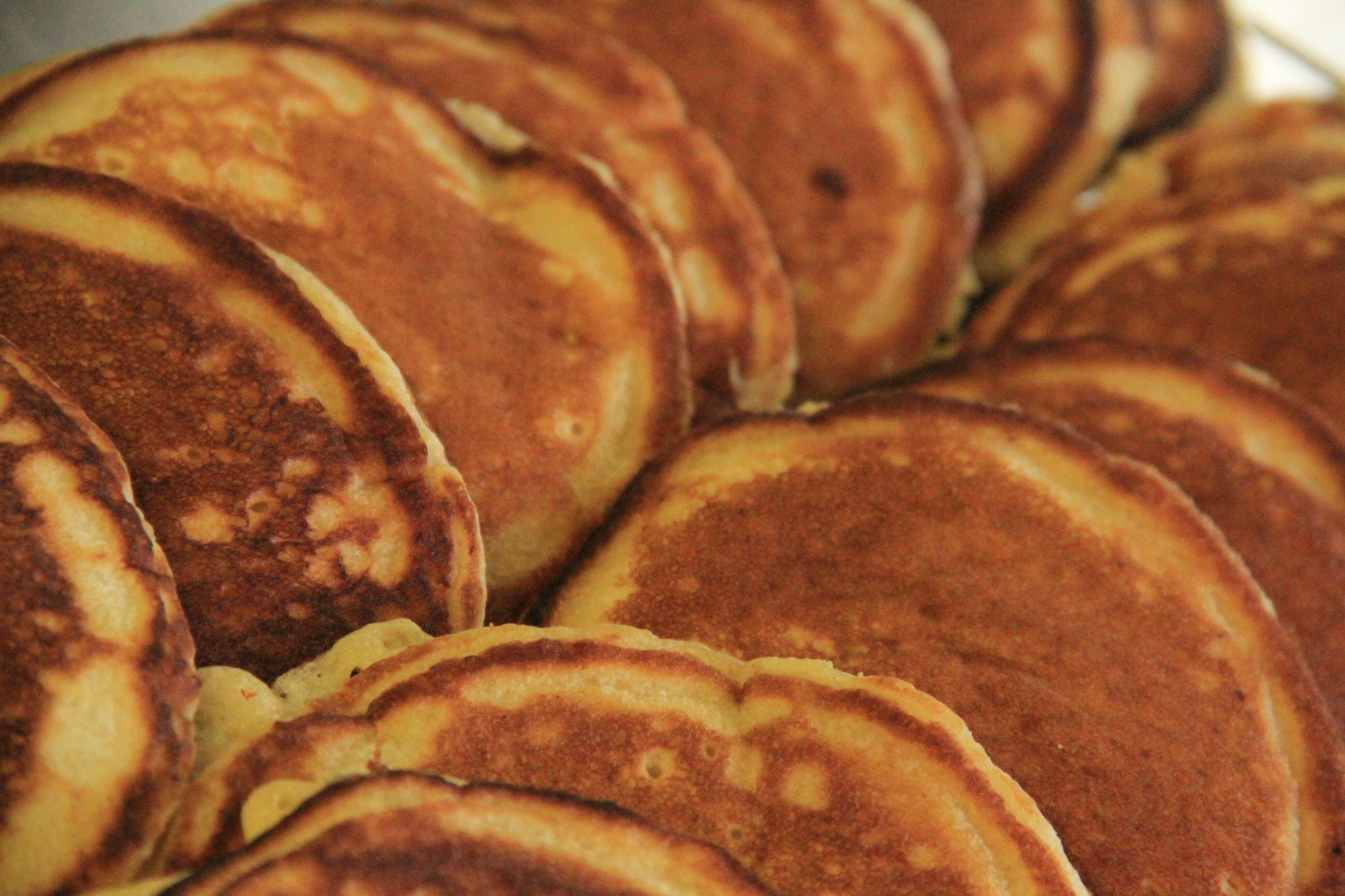 daily full breakfast (gbp 10.00 per person)