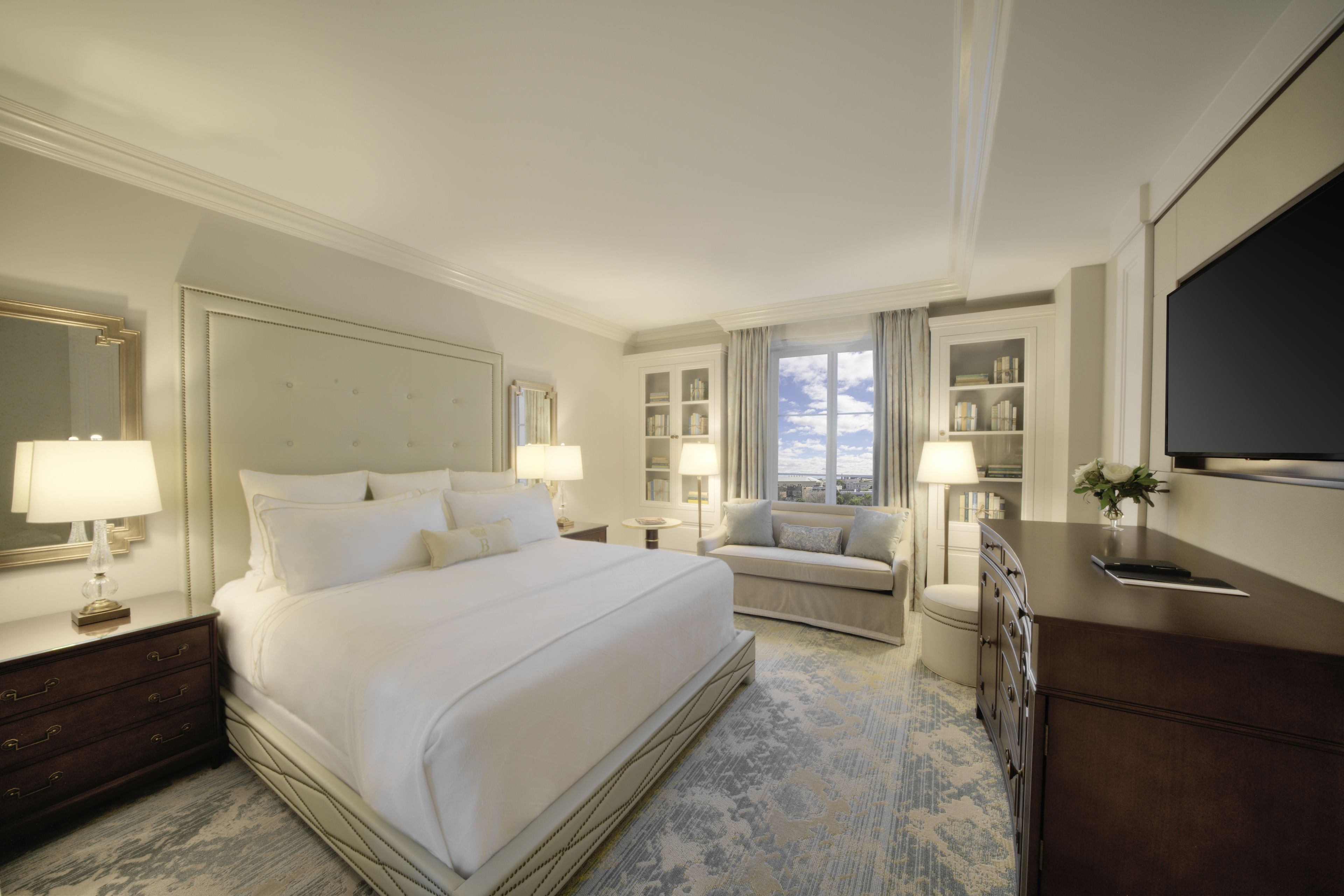 Ropa de cama de alta calidad y minibar 