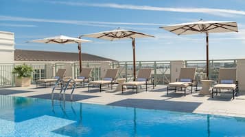 Outdoor pool, cabanas (surcharge), pool umbrellas