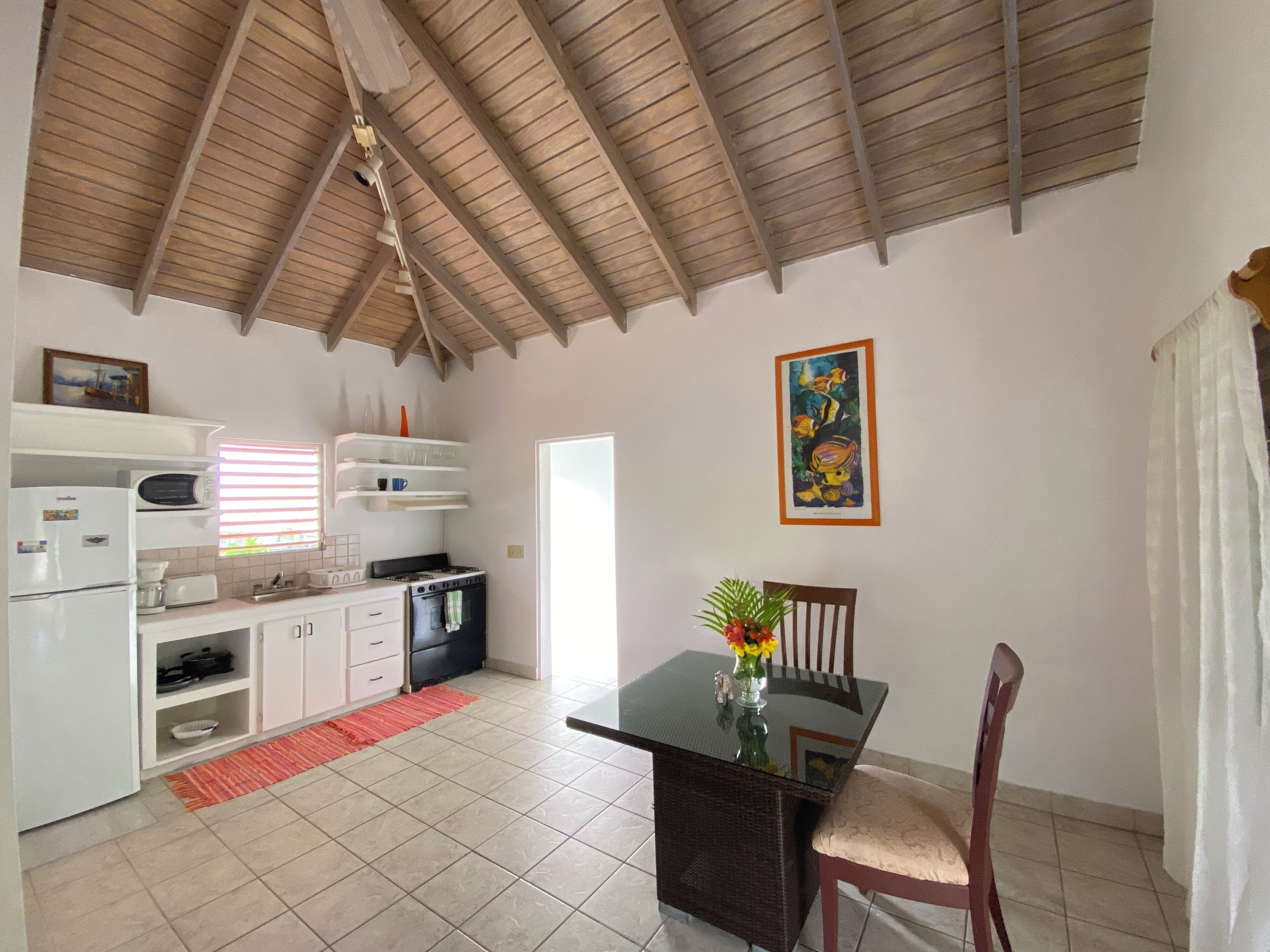 Apartment, Garden View (Cottage 1) | Dapur kecil pribadi | Lemari es, microwave, oven, dan kompor