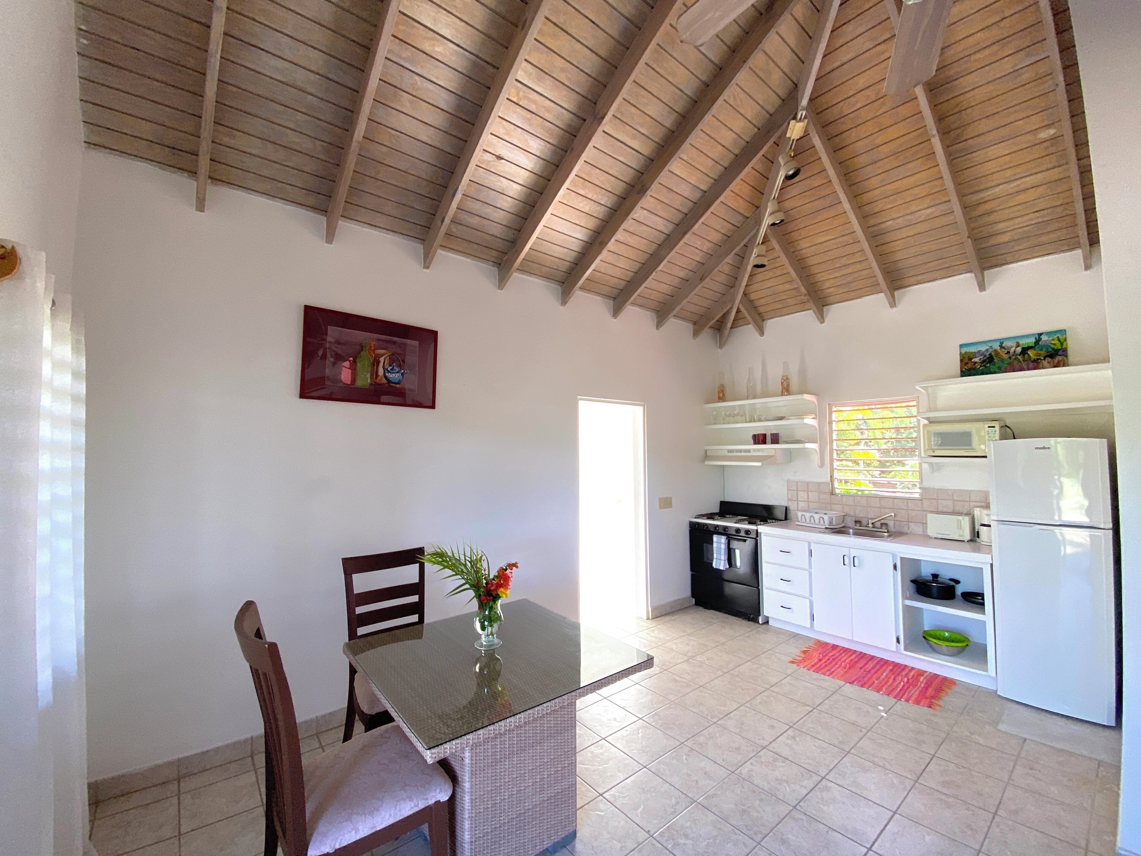 Pineapple Cottage  | Dapur pribadi | Mesin pembuat kopi/teh, lemari es, microwave, dan oven