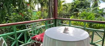 The Greenside Cottages - Private Tropical Garden - Residential area 5 mins from the beach