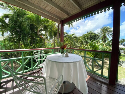 The Greenside Cottages - Private Tropical Garden - Residential area 5 mins from the beach