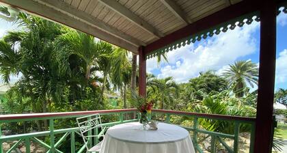 The Greenside Cottages - Private Tropical Garden - Residential area 5 mins from the beach