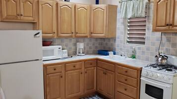 Studio, pemandangan kebun | Microwave