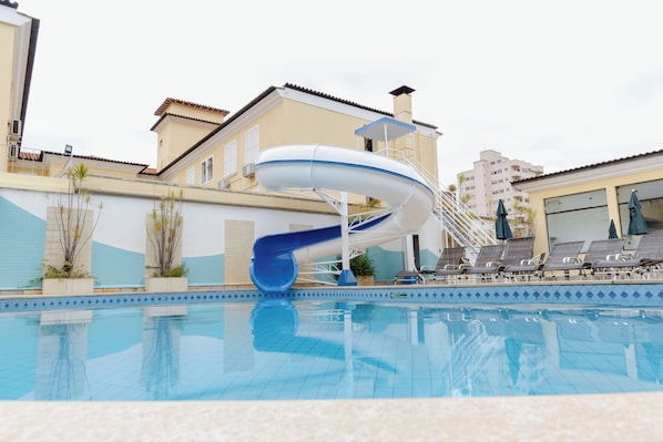 26-英寸液晶电视 (配备有线频道)、电视