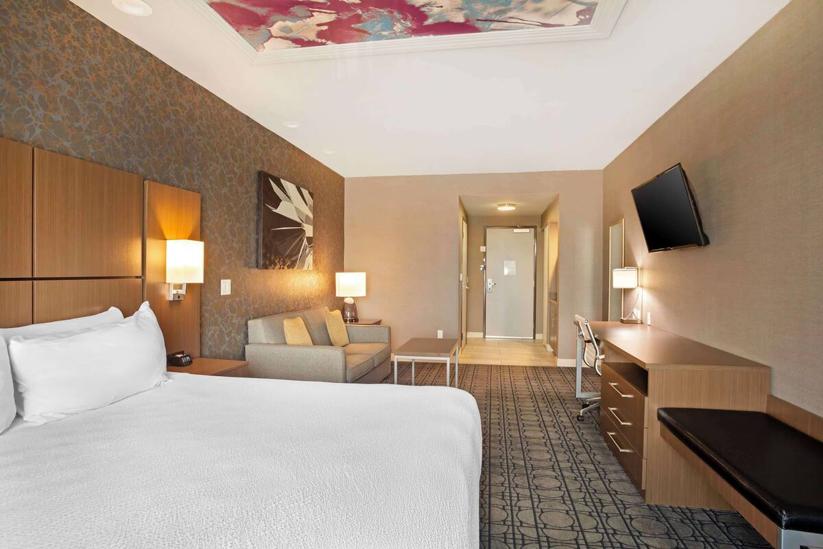 Pillowtop beds, desk, blackout drapes, soundproofing