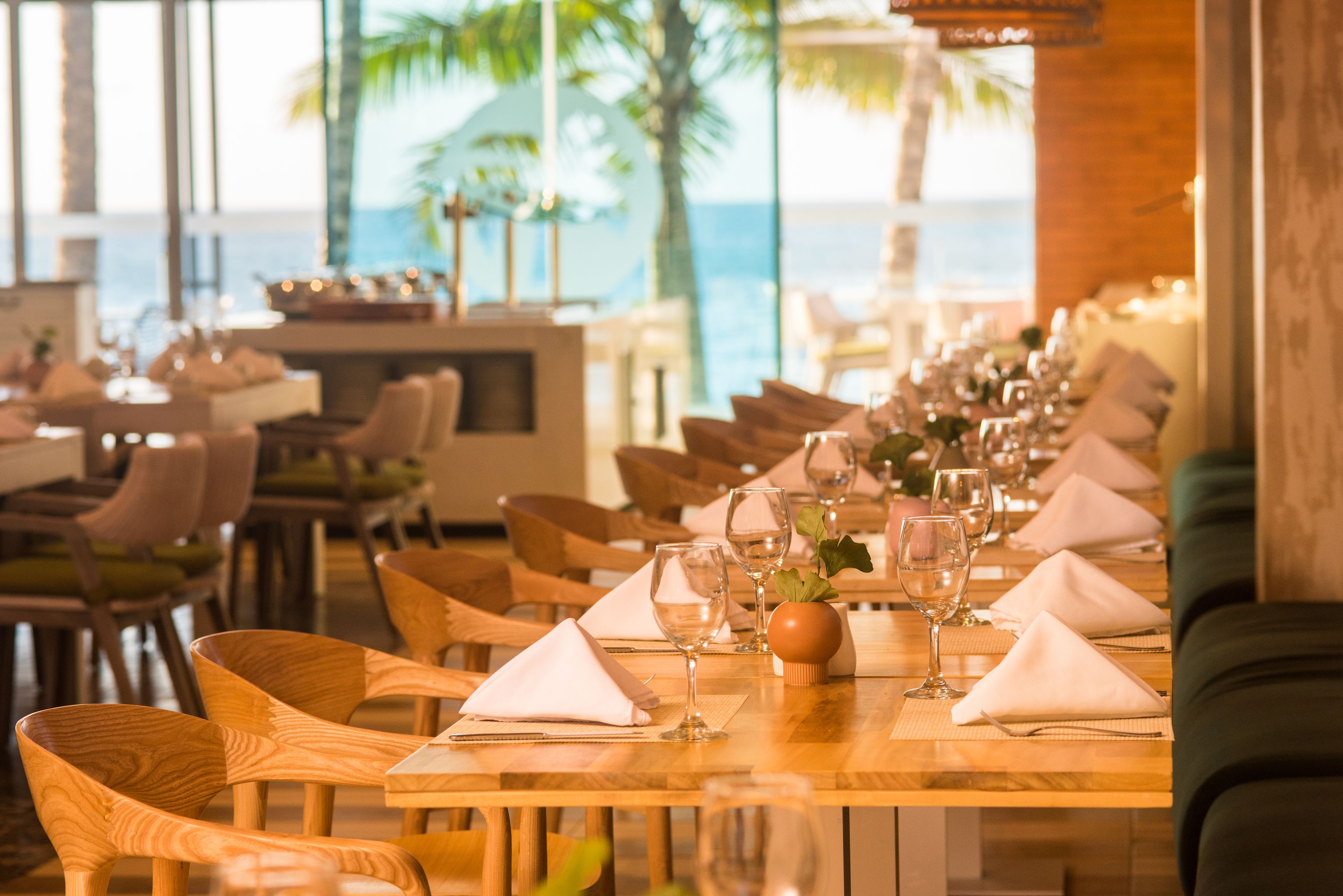 3 restaurants, breakfast, lunch, dinner served; Italian cuisine