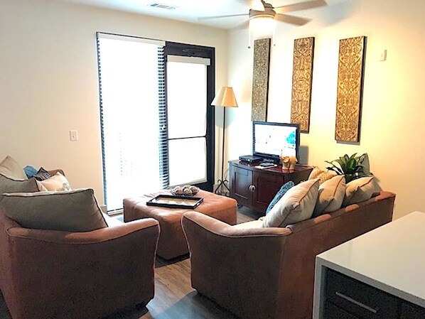 Standard Apartment, 2 Bedrooms | Living room | Flat-screen TV