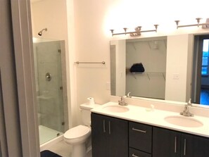 Combined shower/tub