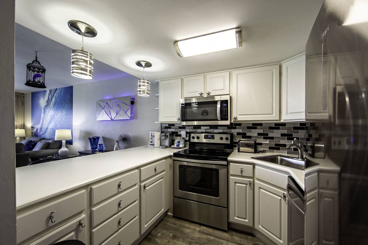 Condo, 2 Bedrooms, Ocean View (Decor varies by unit) | Private kitchen | Coffee/tea maker, fridge, microwave, oven