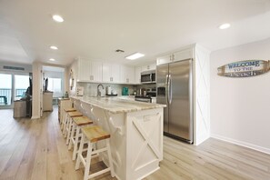 1 bedroom, individually decorated, individually furnished, soundproofing - Holiday Surf and Racquet Club (Destin)