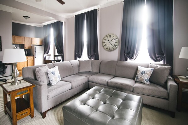 Premier Suite, 1 Queen Bed, Non Smoking, Kitchenette | Living room | 42-inch flat-screen TV with digital channels, TV, streaming services