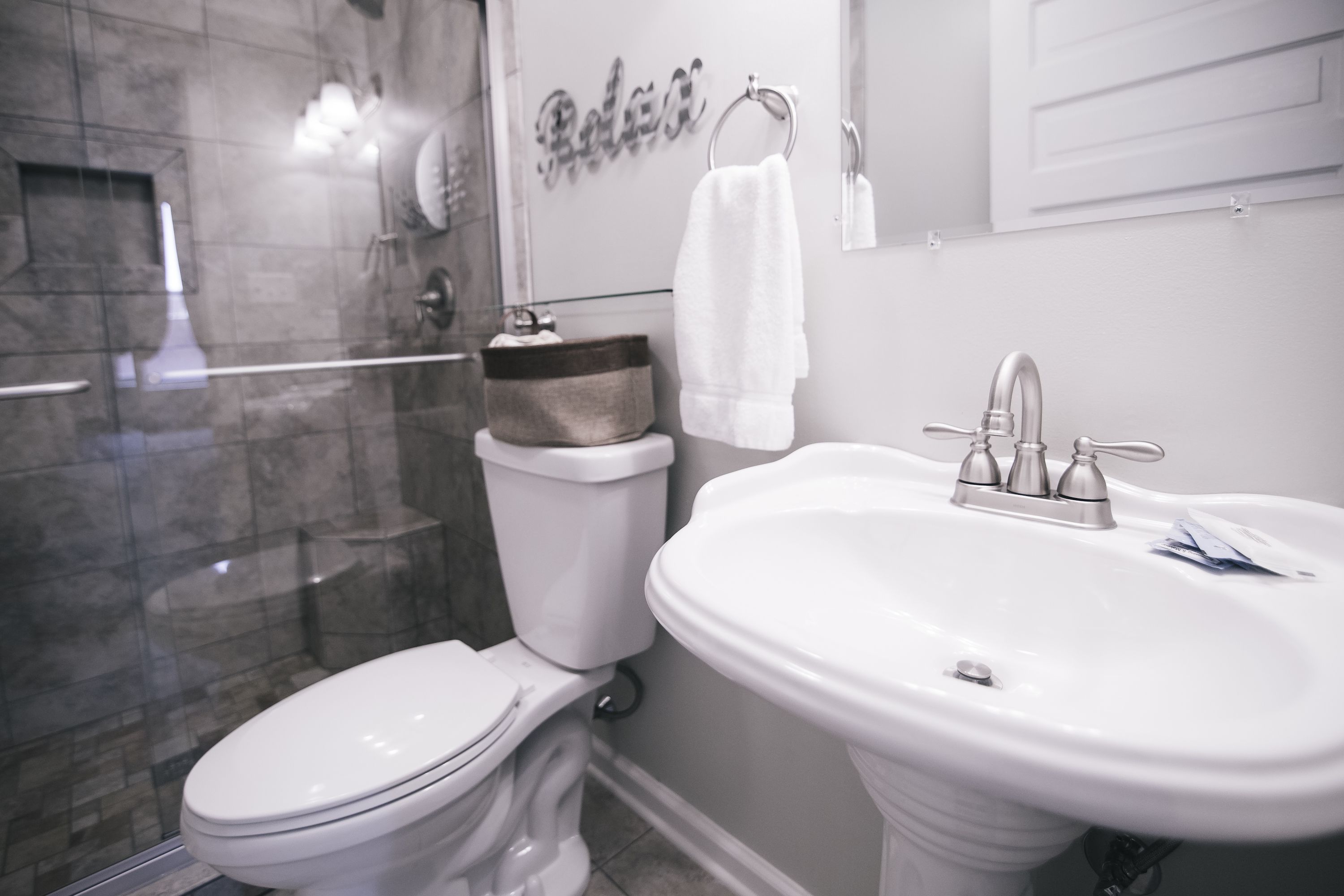 premier suite, 1 queen bed, non smoking, kitchenette | bathroom | combined shower/bathtub, free toiletries, bathrobes, towels