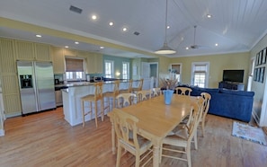 Appartamento, camere multiple | Pasti in camera